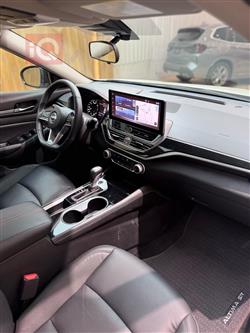 نيسان ألتيما